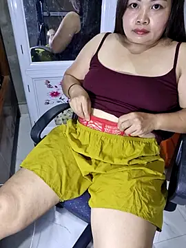 Snapshot of Aurora_077 chatting on February 25, 2026, 5:18 am Aurora 077 online show from February 25, 2026, 5:18 am