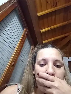 Snapshot of CamiliLuna chatting on June 14, 2026, 5:19 am CamiliLuna online show from June 14, 2026, 5:19 am