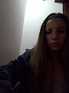 Snapshot of CamiliLuna chatting on July 2, 2026, 8:20 am CamiliLuna online show from July 2, 2026, 8:20 am