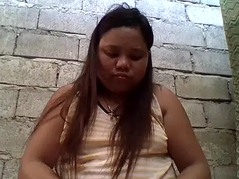 Snapshot of sweetlyn31 chatting on May 13, 2026, 11:45 pm sweetlyn31 online show from May 13, 2026, 11:45 pm