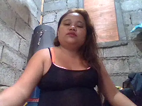 Snapshot of sweetlyn31 chatting on June 5, 2026, 6:52 am sweetlyn31 online show from June 5, 2026, 6:52 am