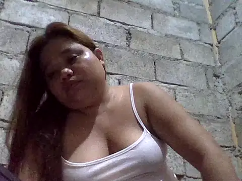 sweetlyn31 online show from July 8, 2026, 8:15 am