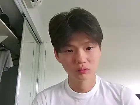 sweetiepuppy421 online show from March 22, 2026, 10:55 pm