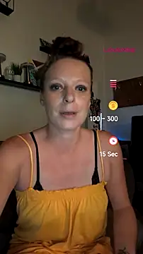 Snapshot of ZaramourXMrX chatting on August 4, 2026, 8:02 pm ZaramourXMrX online show from August 4, 2026, 8:02 pm