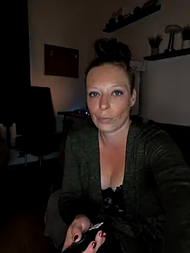 Snapshot of ZaramourXMrX chatting on May 12, 2026, 7:20 pm ZaramourXMrX online show from May 12, 2026, 7:20 pm