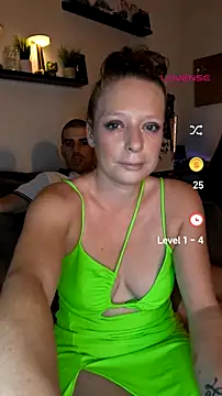 Snapshot of ZaramourXMrX chatting on July 4, 2026, 7:18 pm ZaramourXMrX online show from July 4, 2026, 7:18 pm