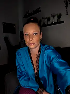 Snapshot of ZaramourXMrX chatting on May 8, 2026, 6:45 pm ZaramourXMrX online show from May 8, 2026, 6:45 pm
