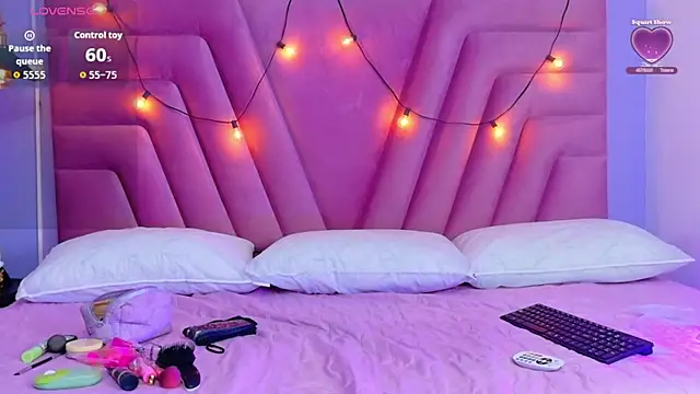 curvybuffgirllll online show from April 14, 2026, 7:30 pm