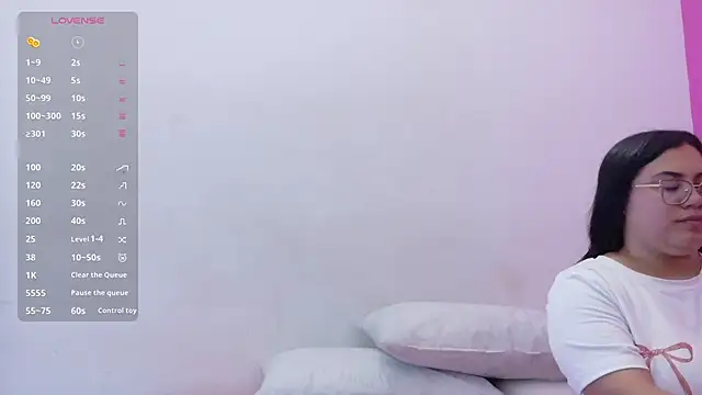 curvybuffgirllll online show from March 11, 2026, 8:03 pm