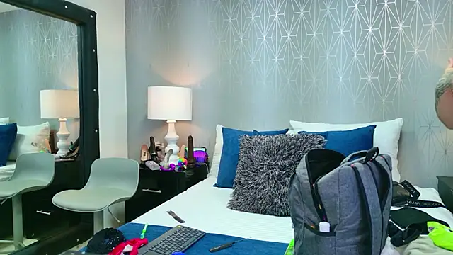 CherryTayloor online show from April 11, 2026, 3:25 am