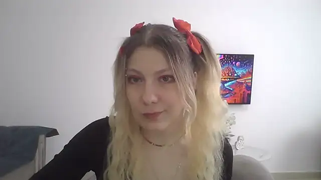 Foxy Bright online show from March 4, 2026, 12:46 pm