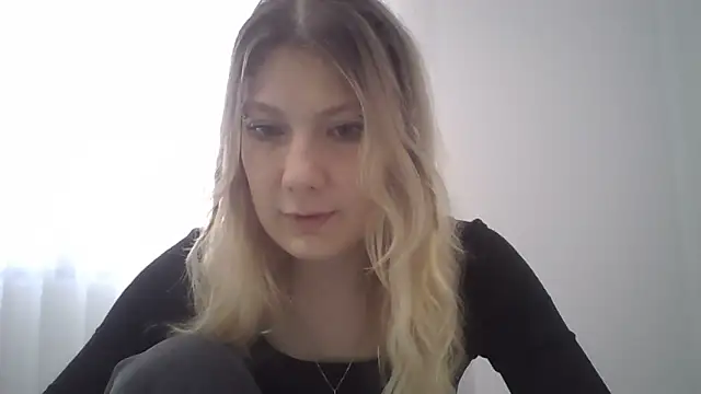 Snapshot of Foxy_Bright chatting on March 2, 2026, 12:34 pm Foxy Bright online show from March 2, 2026, 12:34 pm