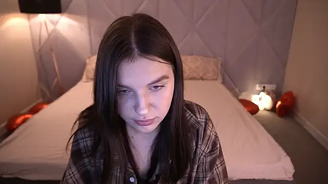 Snapshot of SecretKiraa chatting on March 29, 2026, 8:27 am SecretKiraa online show from March 29, 2026, 8:27 am