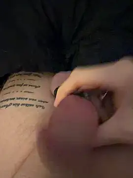 69FanausFR online show from February 25, 2026, 12:33 am