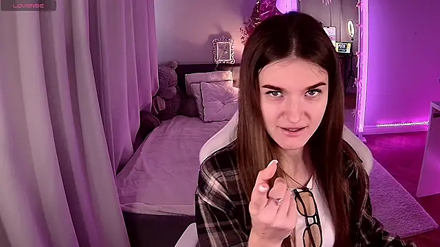 Snapshot of Ann_Wood chatting on March 4, 2026, 7:27 am Ann Wood online show from March 4, 2026, 7:27 am