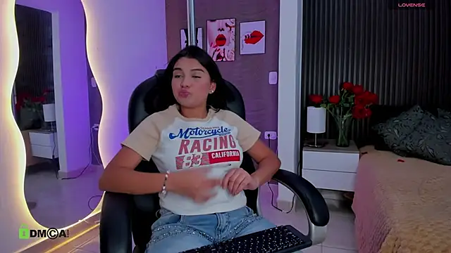 Snapshot of Tiphanysalvatore chatting on February 23, 2026, 8:20 pm Tiphanysalvatore online show from February 23, 2026, 8:20 pm