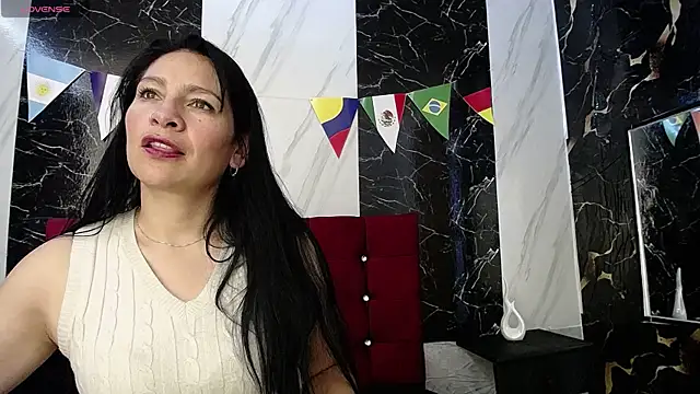 Snapshot of SofiaMoreno_ chatting on June 17, 2026, 5:01 pm SofiaMoreno online show from June 17, 2026, 5:01 pm