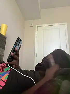 makeherfeelg online show from March 24, 2026, 1:22 pm