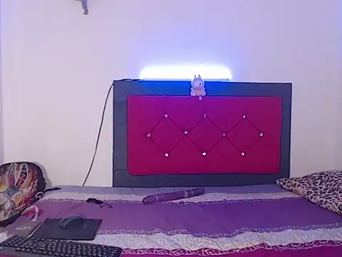 cellesthee online show from April 5, 2026, 5:19 pm