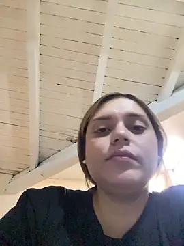 Snapshot of Larajeans- chatting on February 24, 2026, 5:58 pm Larajeans- online show from February 24, 2026, 5:58 pm