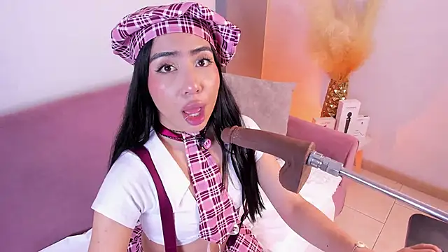 Valecute  online show from May 24, 2026, 8:09 pm