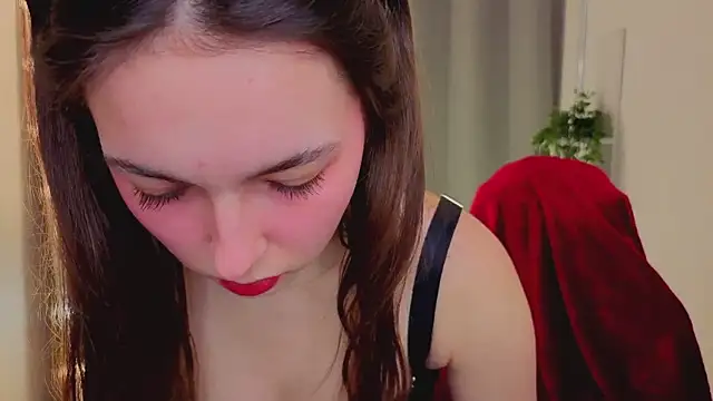 BellaThery online show from March 12, 2026, 5:24 am