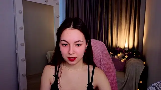 BellaThery online show from March 26, 2026, 5:06 am