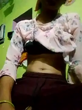 wifedesi7050 online show from May 11, 2026, 3:51 pm