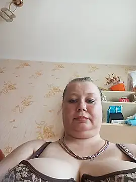 Snapshot of KiraStanton chatting on June 25, 2026, 12:32 pm KiraStanton online show from June 25, 2026, 12:32 pm
