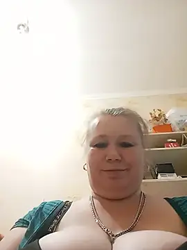 Snapshot of KiraStanton chatting on July 8, 2026, 5:24 pm KiraStanton online show from July 8, 2026, 5:24 pm