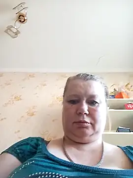 KiraStanton online show from April 14, 2026, 6:51 am