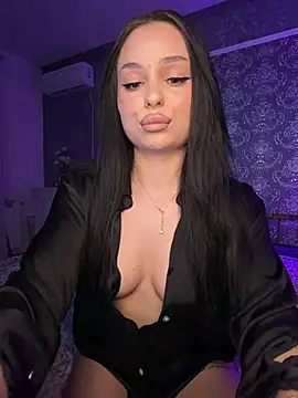 Snapshot of Olivia_Noor chatting on May 18, 2026, 6:23 pm Olivia Noor online show from May 18, 2026, 6:23 pm