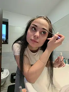 Snapshot of Olivia_Noor chatting on April 28, 2026, 5:17 pm Olivia Noor online show from April 28, 2026, 5:17 pm