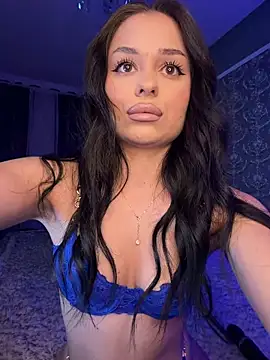 Snapshot of Olivia_Noor chatting on May 19, 2026, 10:28 pm Olivia Noor online show from May 19, 2026, 10:28 pm