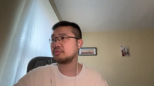 jasonryu2025 online show from April 12, 2026, 9:34 am