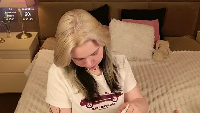 Snapshot of Ivy_Marlowe chatting on June 6, 2026, 5:23 am Ivy Marlowe online show from June 6, 2026, 5:23 am