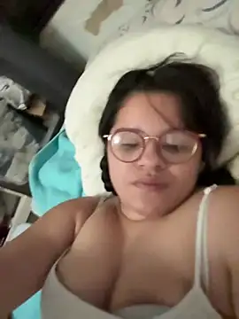 andrea2411 online show from March 1, 2026, 11:05 pm