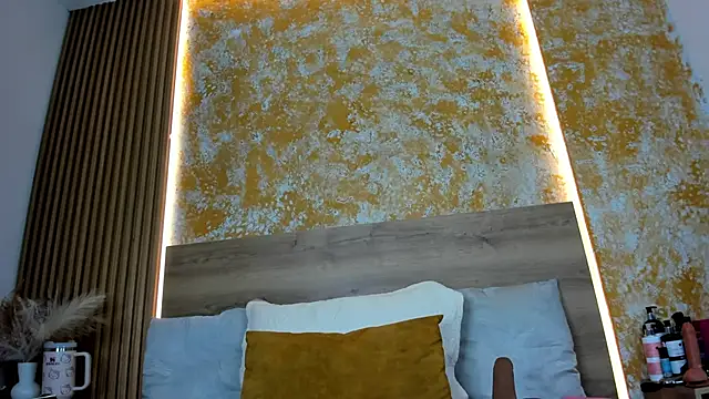 julietta pink online show from April 8, 2026, 11:33 am