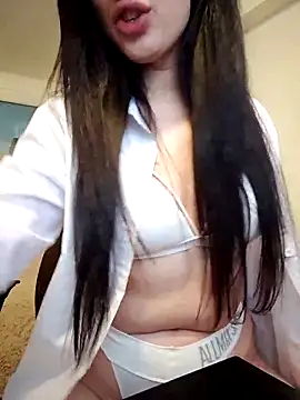 halii21 online show from March 17, 2026, 8:39 am