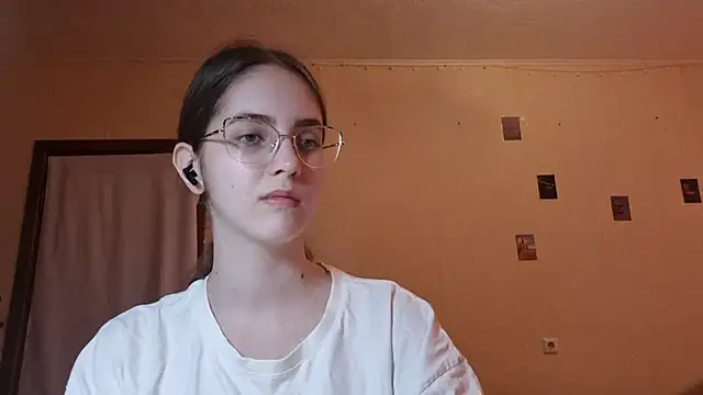 Snapshot of Katelemon chatting on July 13, 2026, 1:32 pm Katelemon online show from July 13, 2026, 1:32 pm
