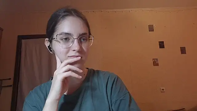 Snapshot of Katelemon chatting on July 14, 2026, 1:50 pm Katelemon online show from July 14, 2026, 1:50 pm