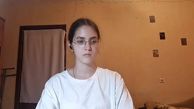 Snapshot of Katelemon chatting on July 15, 2026, 2:57 pm Katelemon online show from July 15, 2026, 2:57 pm