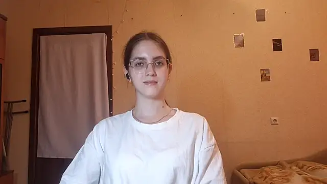 Snapshot of Katelemon chatting on July 6, 2026, 3:03 pm Katelemon online show from July 6, 2026, 3:03 pm