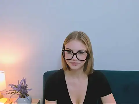 StormiSmooth online show from March 26, 2026, 2:37 pm