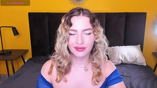 StellaAlluring online show from April 17, 2026, 1:41 am