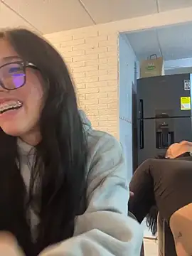 susi chimm online show from April 15, 2026, 1:55 am