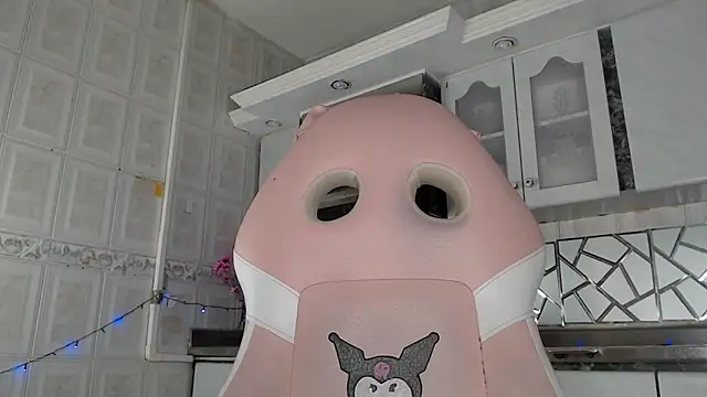 CrisOzzz online show from February 24, 2026, 7:59 pm