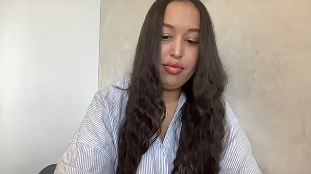 Snapshot of Dana_005 chatting on June 7, 2026, 3:39 pm Dana 005 online show from June 7, 2026, 3:39 pm