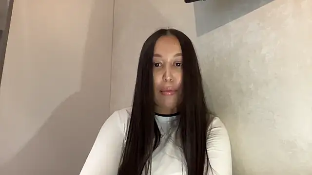 Snapshot of Dana_005 chatting on May 3, 2026, 10:13 pm Dana 005 online show from May 3, 2026, 10:13 pm