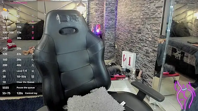 Nicolle Doll  online show from March 19, 2026, 8:20 pm